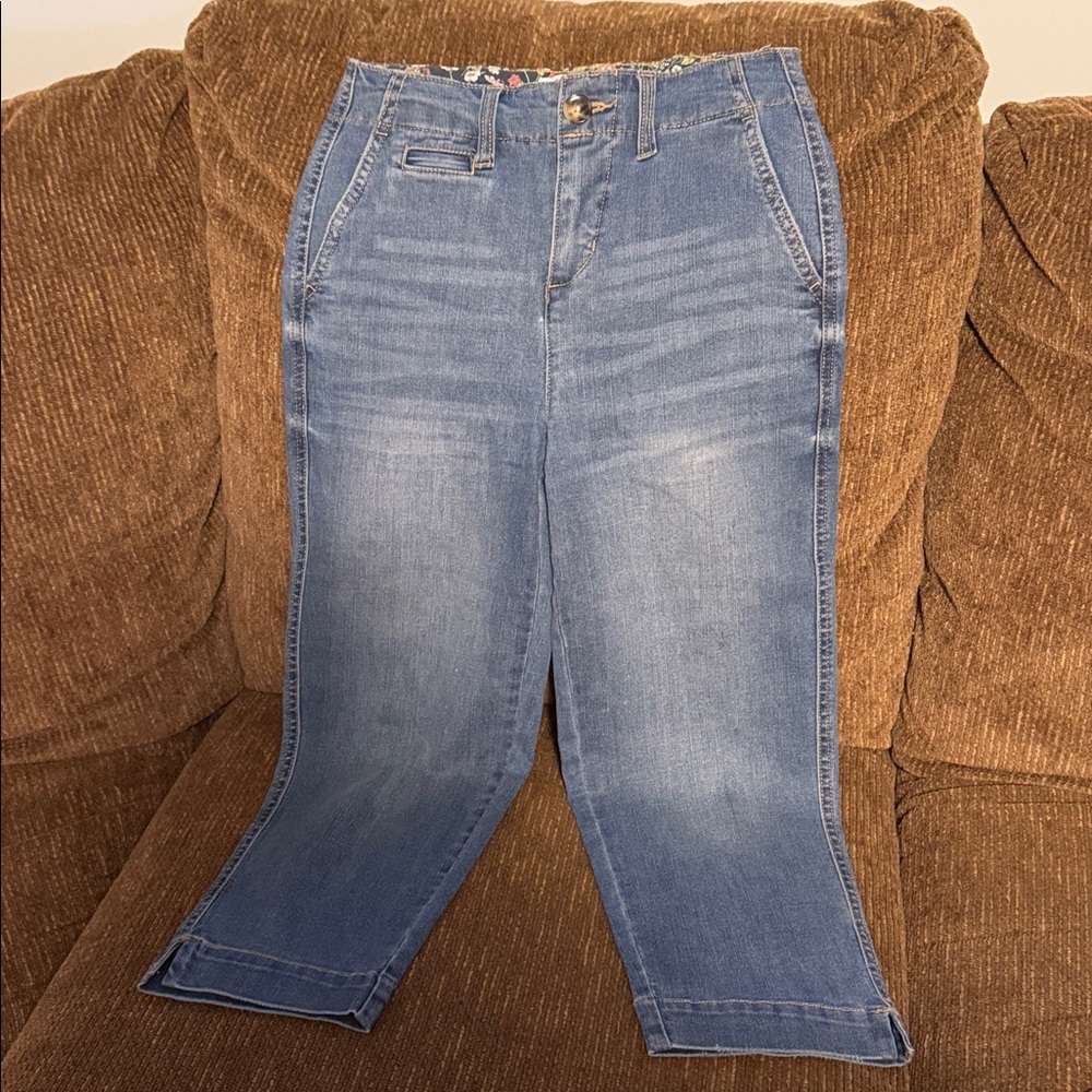 Westbound Light Blue Denim Capris